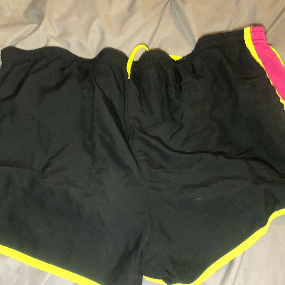 Running shorts - Picture 3 of 4